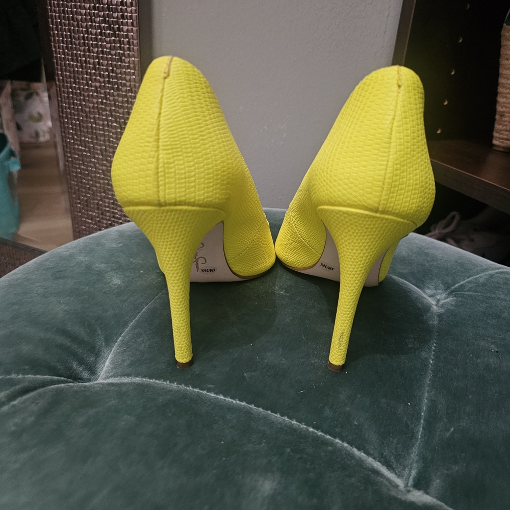 Jessica Simpson Vibrant Yellow Heels - Picture 5 of 7